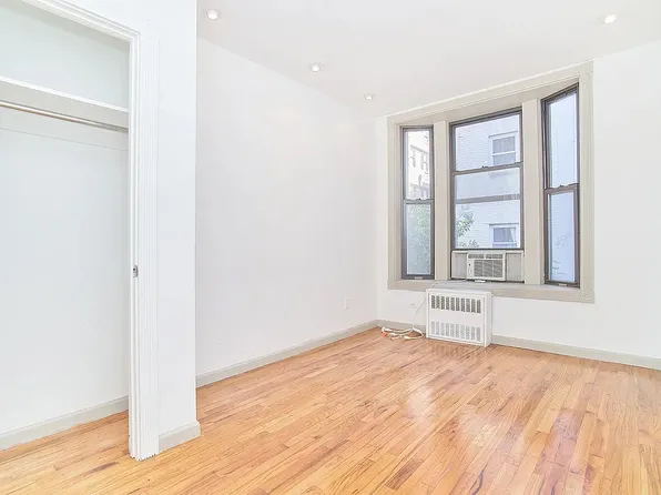 152 E 22nd St, New York, NY