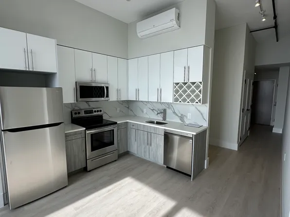 276 15th Street 2309K image 1 of 8