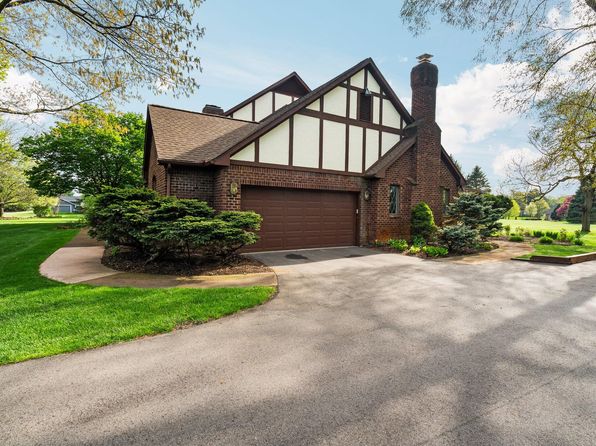 3603 Creekside Dr, Ann Arbor, MI 48105