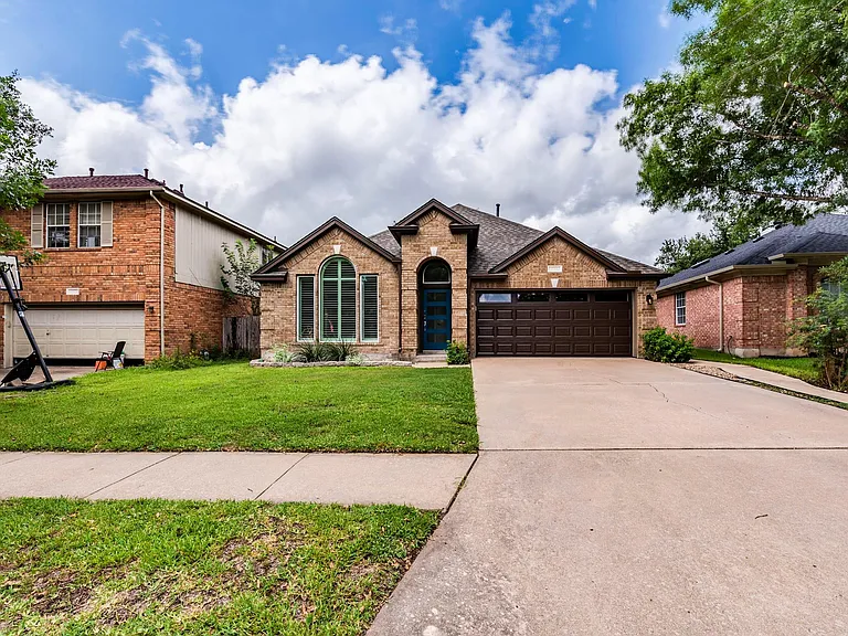 16704 Tomcat Dr — Photo 2