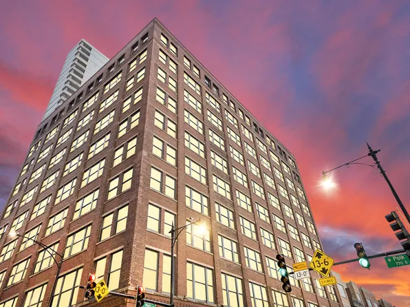 801 S Wells St APT 210, Chicago, IL 60607