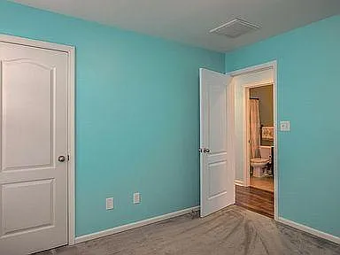 3 bed, 1287 sqft, $2,040 — Photo 3