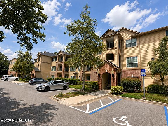 2nd image of 7800 POINT MEADOWS Drive #731