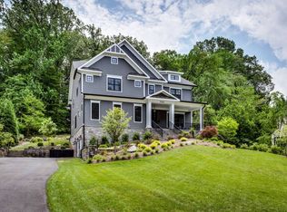 7016 Arandale Rd, Bethesda, MD 20817