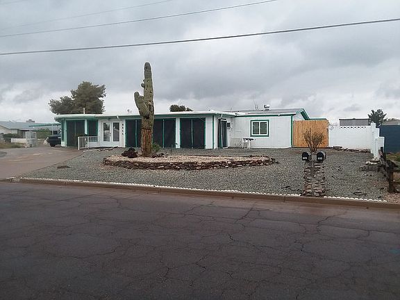 3rd image of 6944 W Paradise Ln