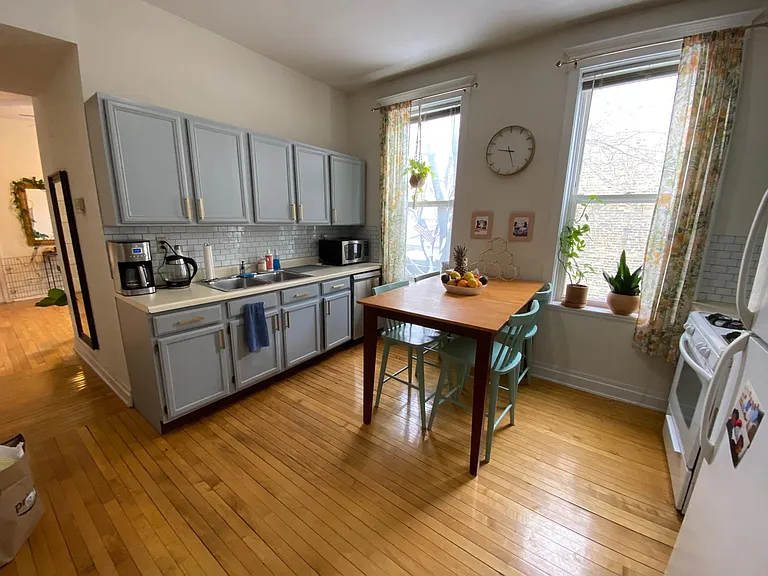 1434 N Greenview Ave #2R — Photo 5