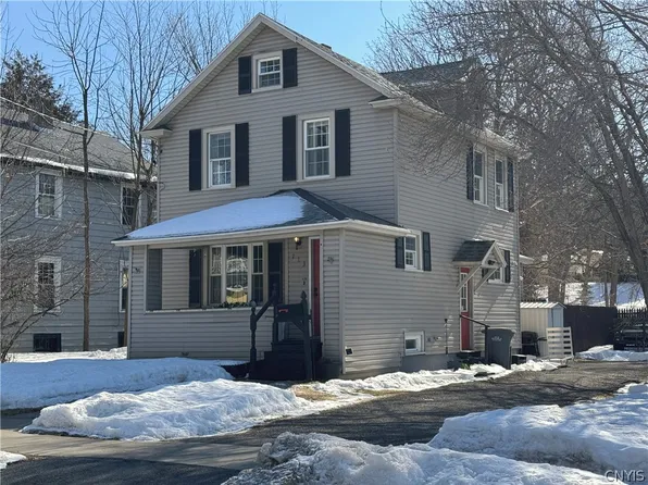713 Knickerbocker Dr, Watertown, NY 13601
