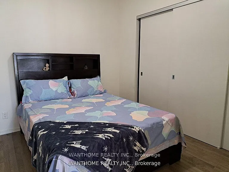 1 Bloor St E #502 — Photo 7