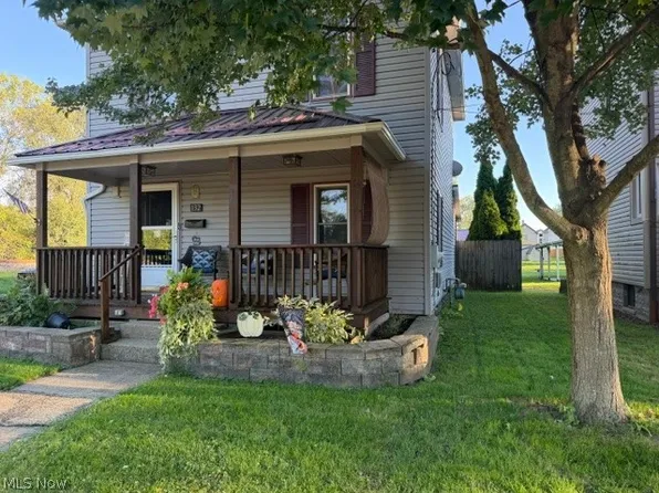 132 4th St NE, Strasburg, OH 44680