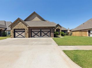 11541 SW 55th St, Mustang, OK 73064