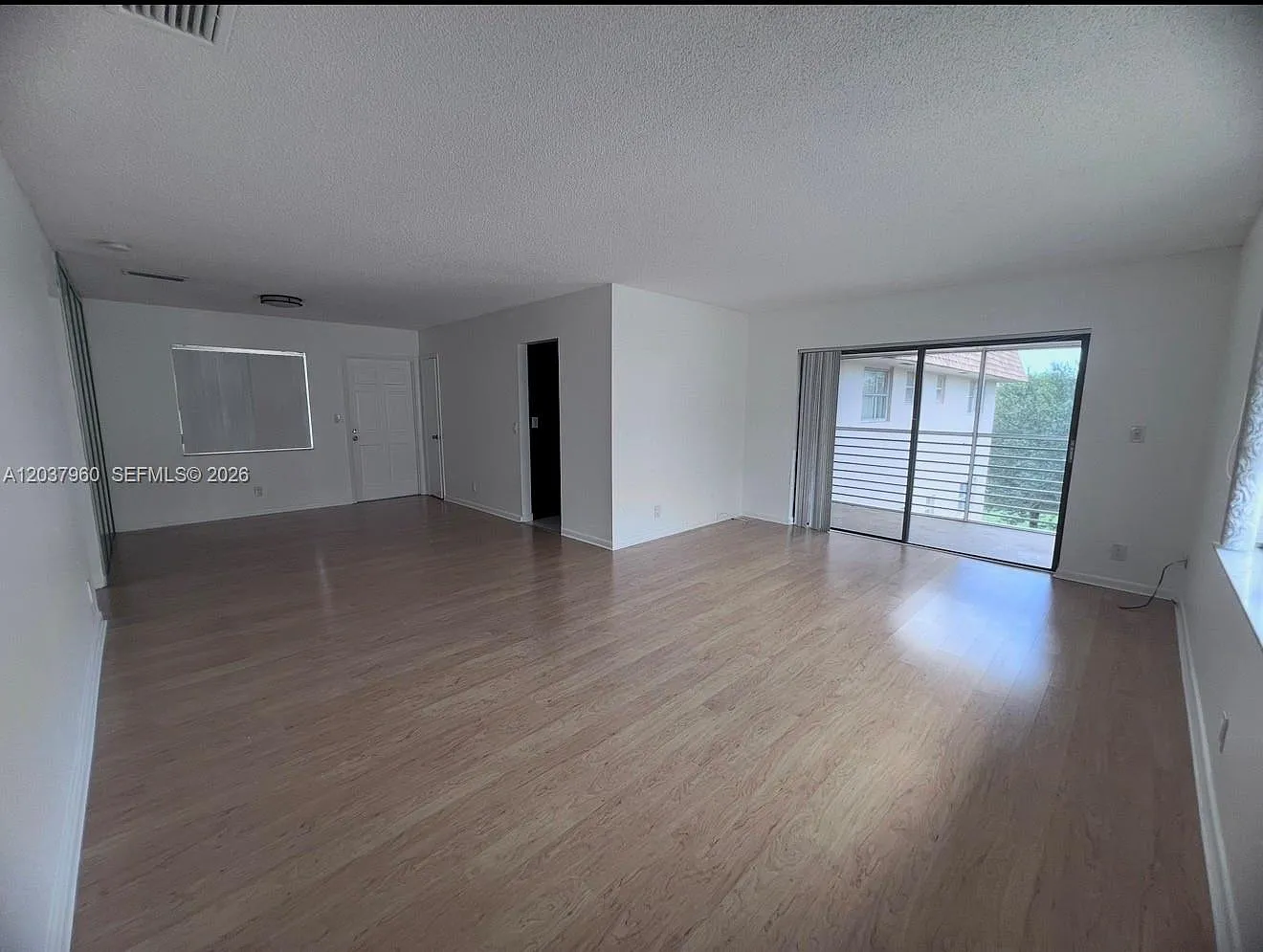 Arrowhead Condo No Vii — Photo 2
