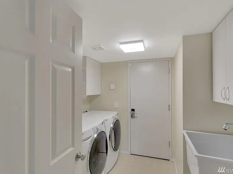 23115 NE 18th St — Photo 31