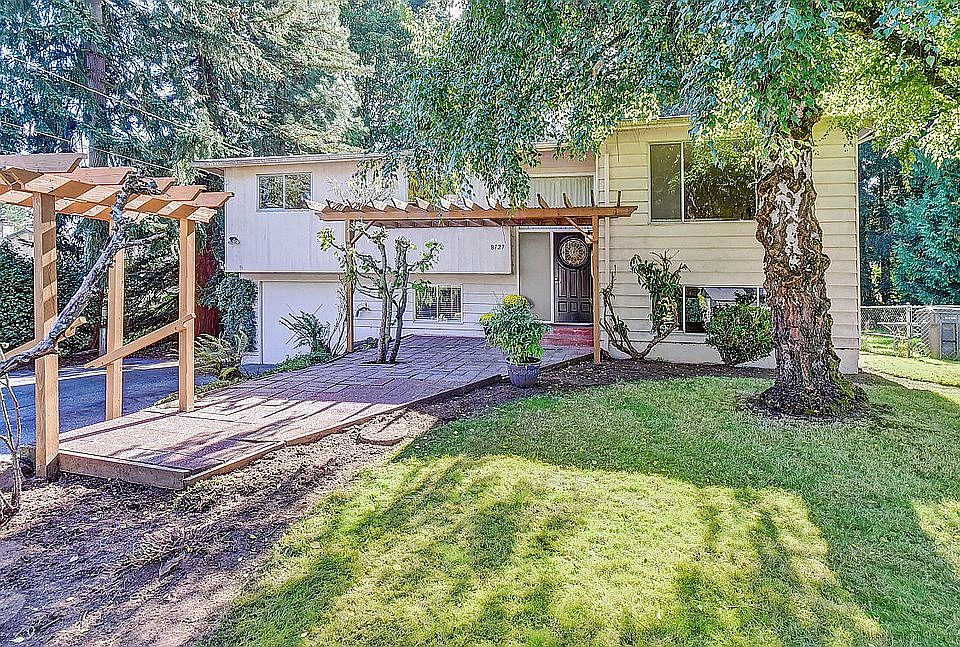 1st image of 8727 NE 137th St