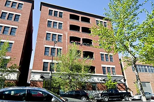 1st image of 1148 W Monroe St Unit 3NE