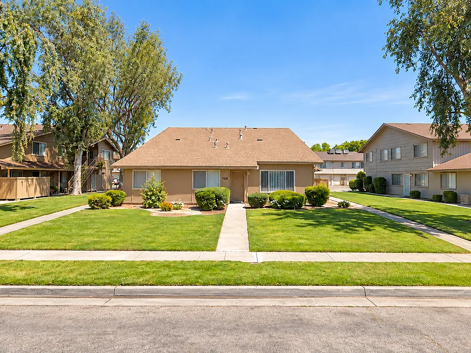 708 Sherwood Way