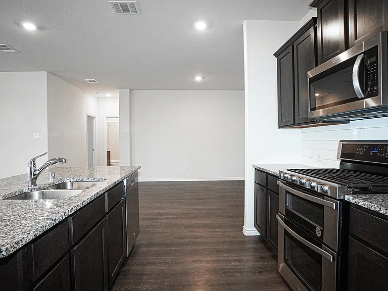 871 Philadelphia St — Photo 11