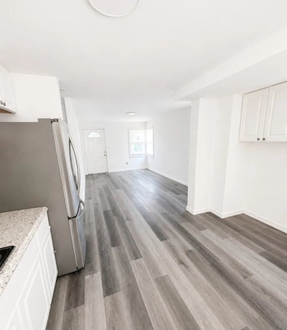 3 bed, 1.0 bath, 1200 sqft, $3,000 — Photo 3