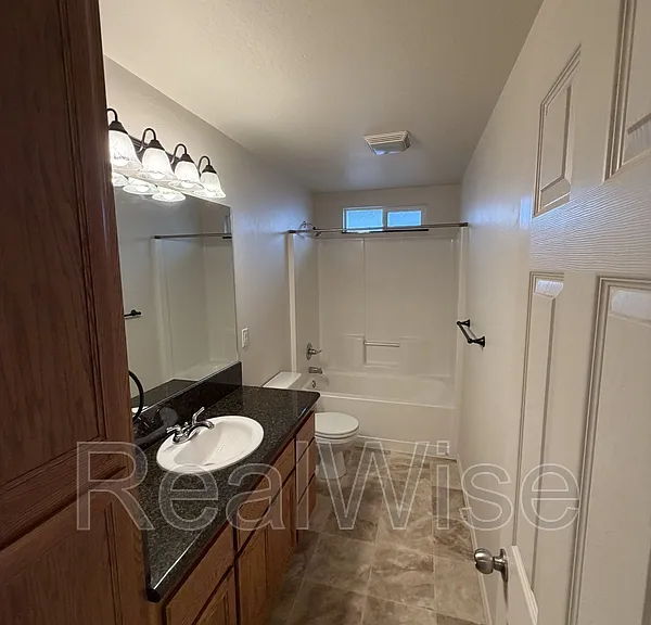 623 Heber Ln — Photo 13