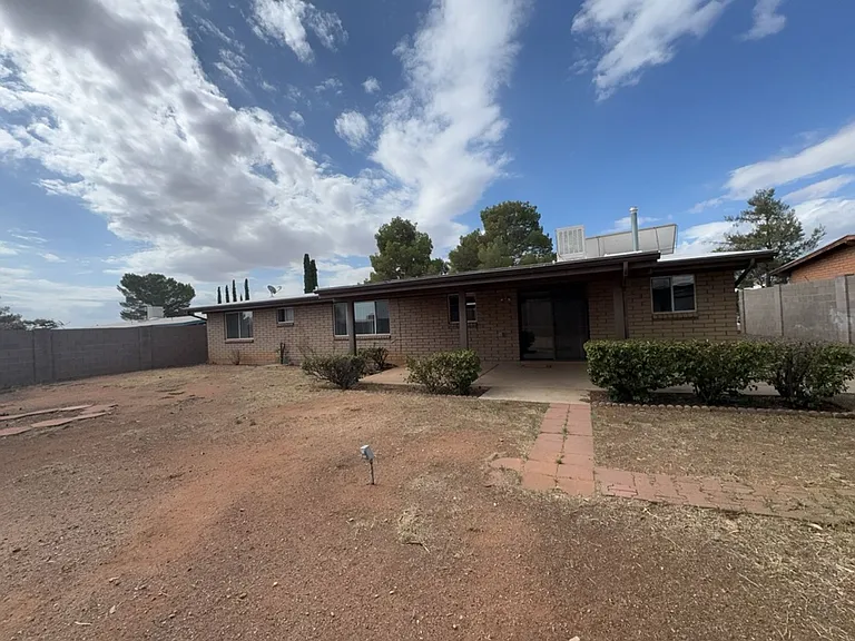 3733 Sparrow Dr — Photo 25