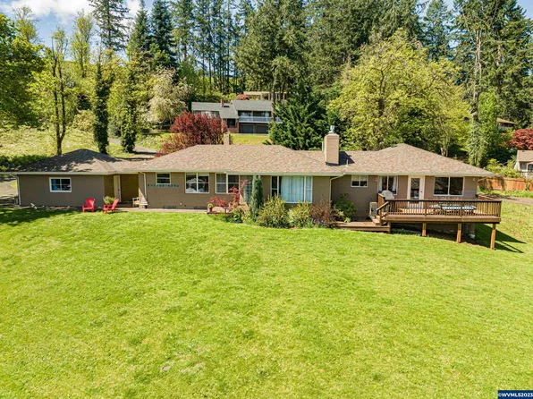 830 1st Ave, Sweet Home, OR 97386
