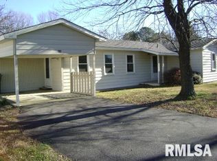 810 E Davie St, Anna, IL 62906