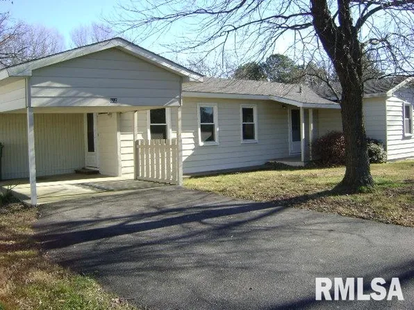 810 E Davie St, Anna, IL 62906