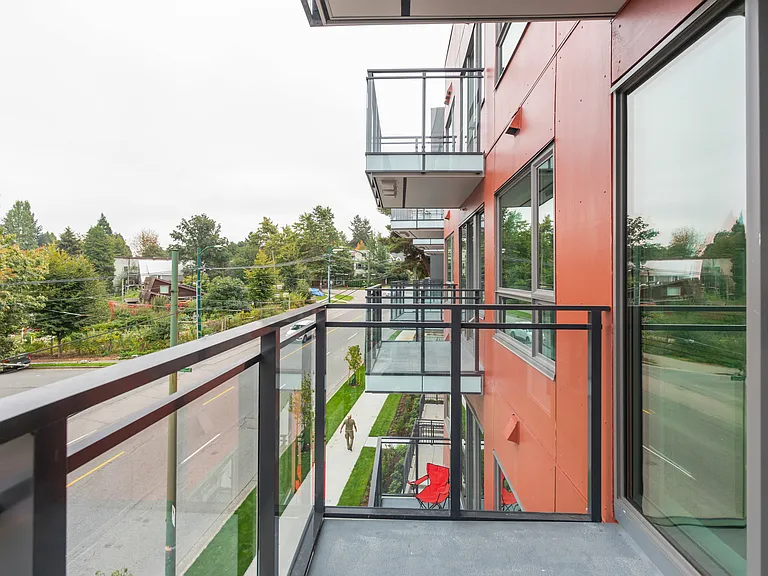 3655 Victoria Dr — Photo 74