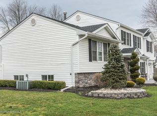 13 Whittier Dr, Manalapan, NJ 07726