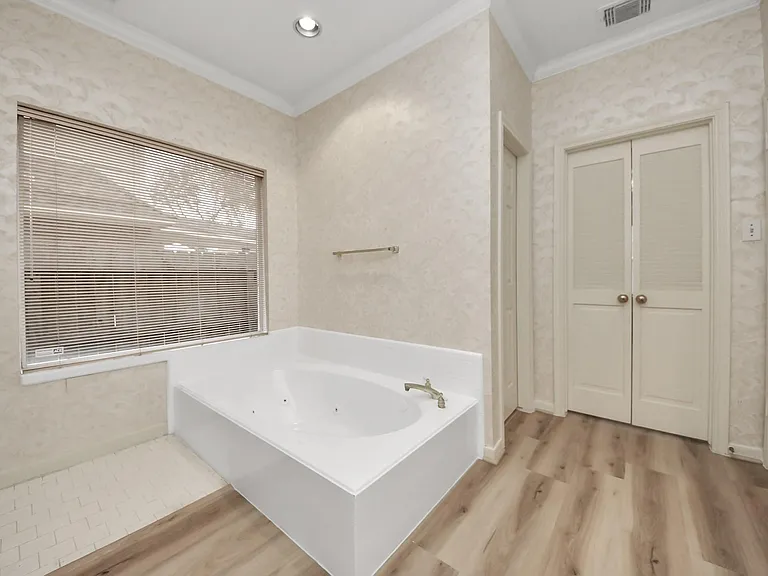 4418 Bermuda Dr — Photo 18