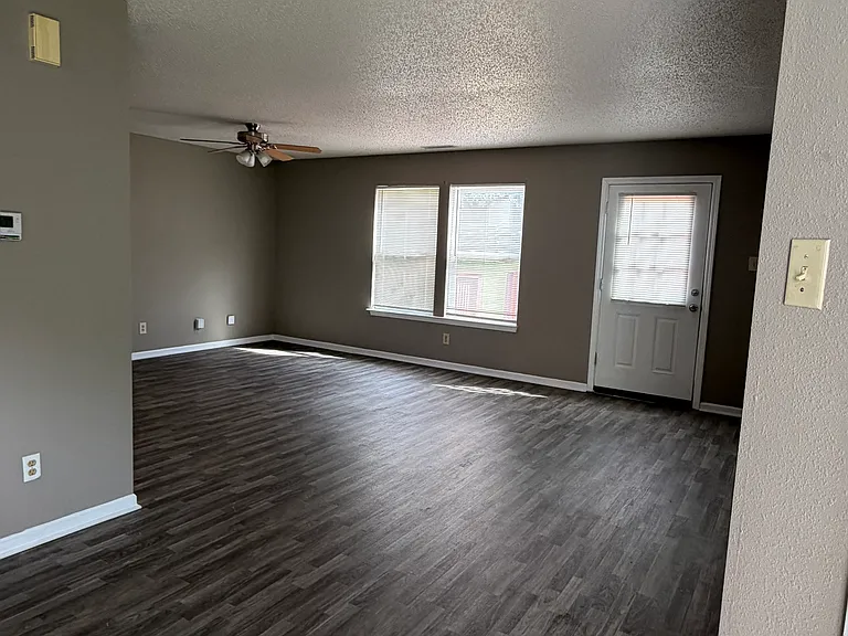 623 Fern St — Photo 2