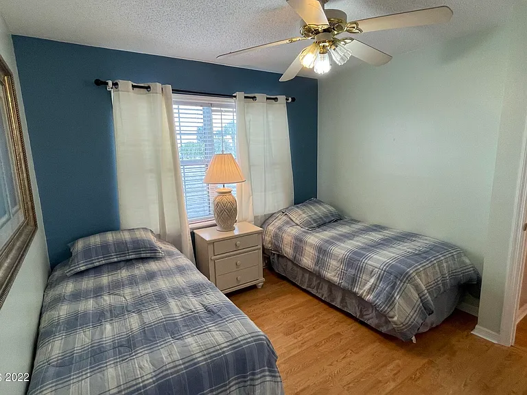 1425 Malibu Cir NE #111 — Photo 43