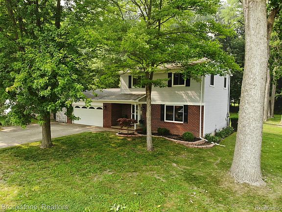 3rd image of 4428 Fenmore Ave