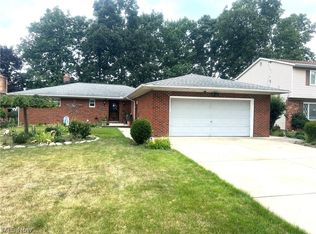 7000 Arcadia Dr, Parma, OH 44129