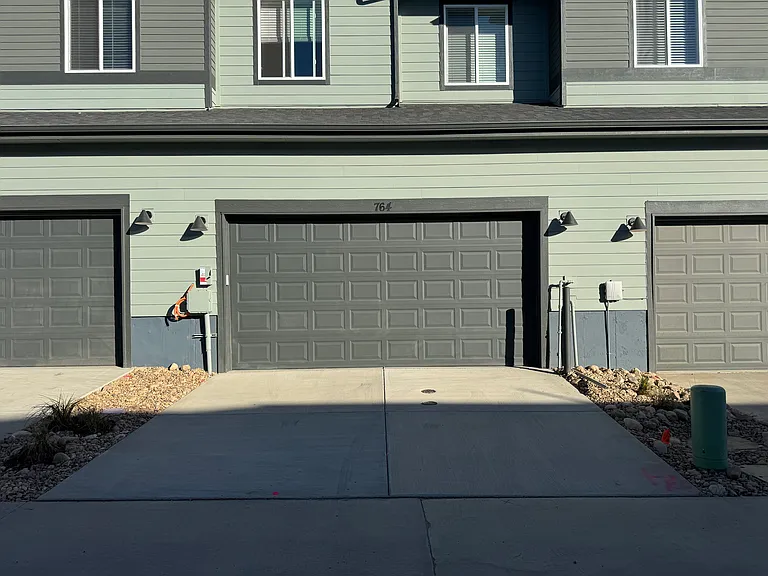 764 Nob Hill Ln — Photo 32