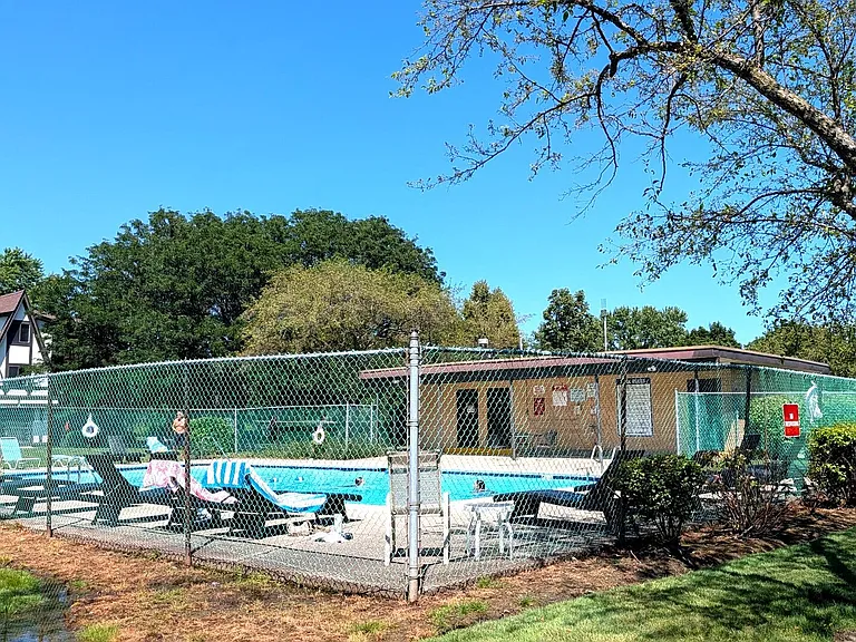 7 Crestview Ln #9 — Photo 23