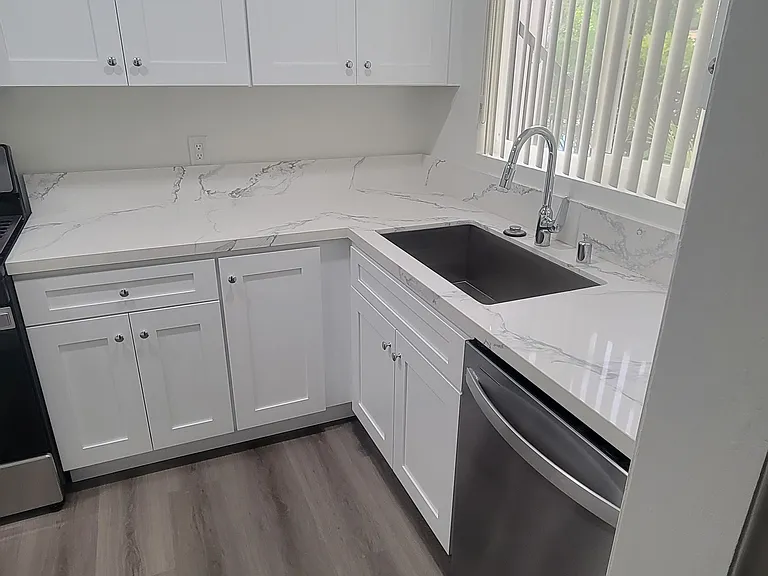 5305 Lindley Ave — Photo 7