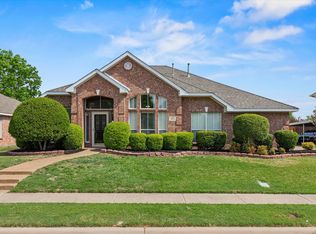 8801 Watersway Dr, Rowlett, TX 75088