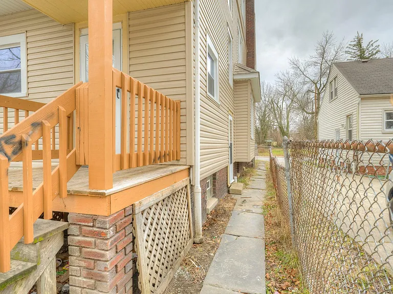 13091 Cedar Rd — Photo 36