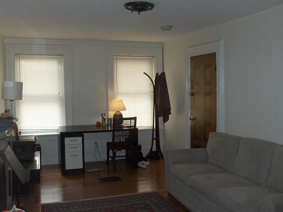 living room facing front