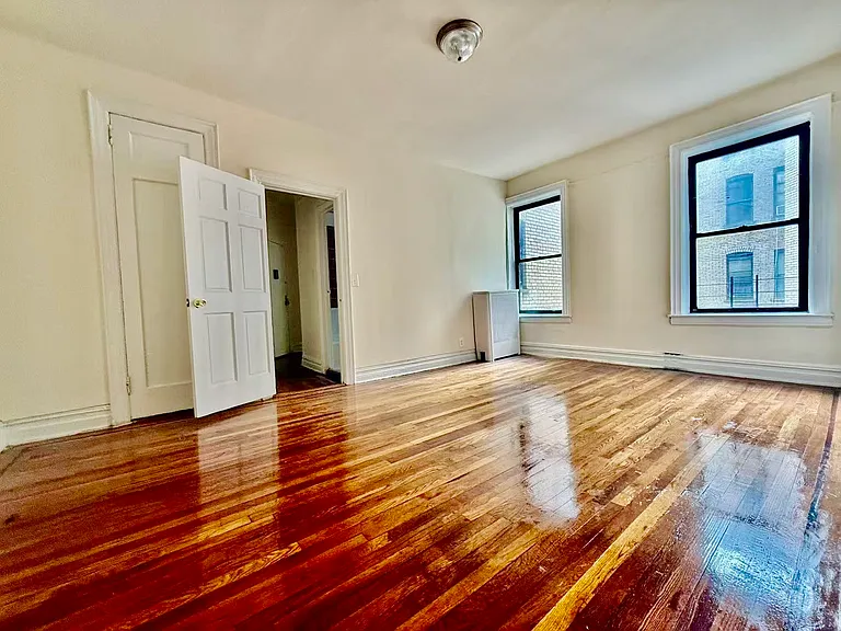 1402 W 4th St #D16 — Photo 3