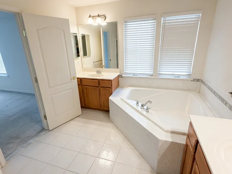 3921 Braveheart Cir — Photo 9