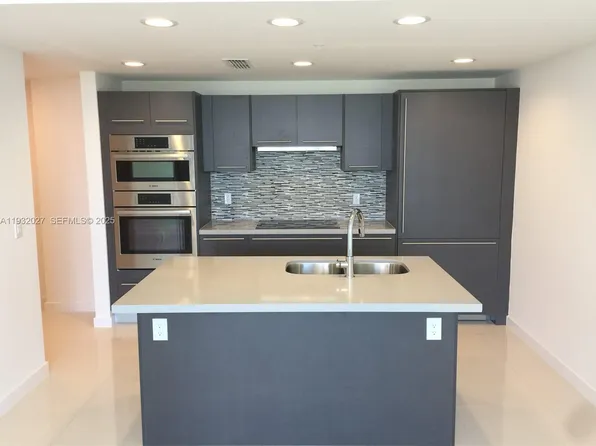 7875 NW 107th Ave APT 417, Doral, FL 33178