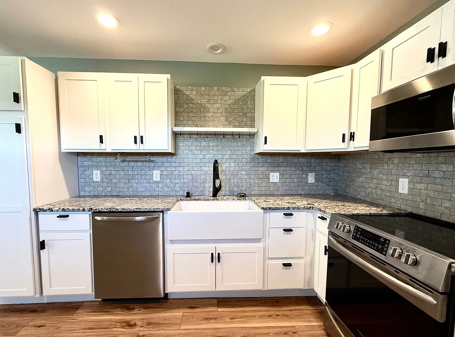 Beautiful One-Bedroom Brick Ranch Minutes from Saugerties Village! — Photo 4