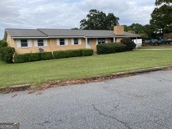 129 McVay Dr, Cochran, GA 31014