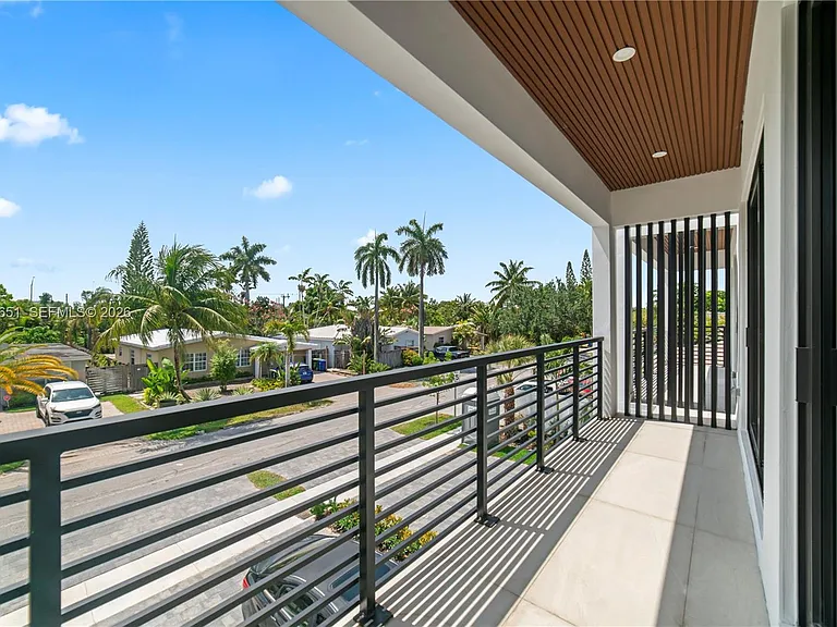 1320 NE 16th Ave #A — Photo 24