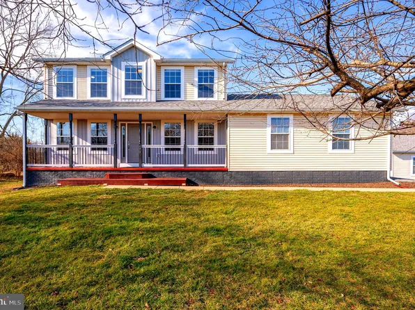 479 Grouse Knoll Ln, Summit Point, WV 25446