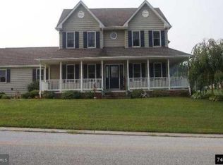 3524 Harbor Ct, Hanover, PA 17331