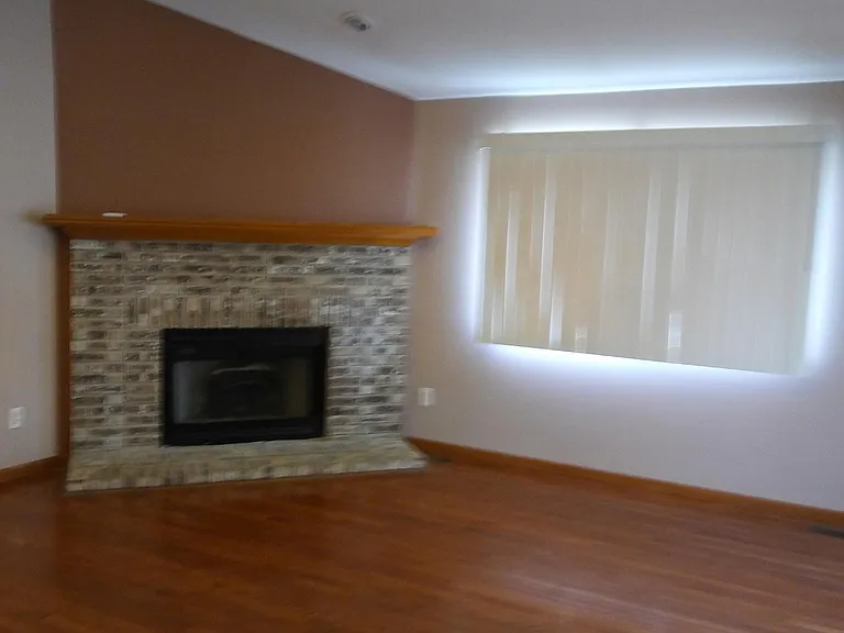 2100 Newburgh Dr — Photo 8
