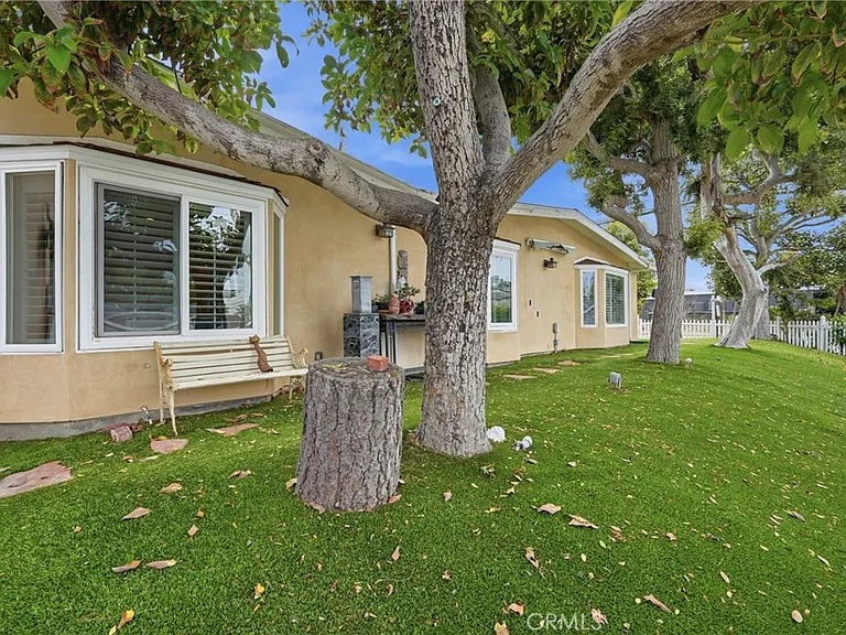 926 N Rowell Ave — Photo 23