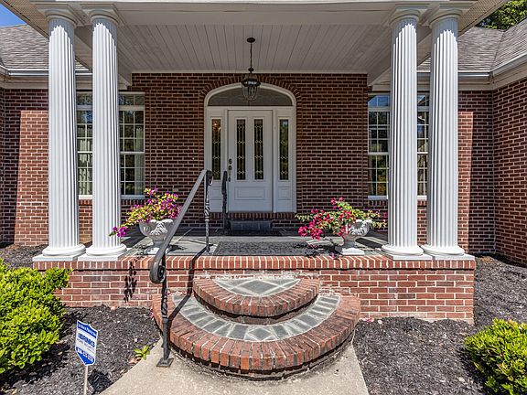 2nd image of 115 Havenridge Cir